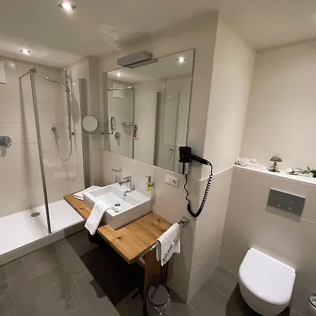 Kroesbacher アパートホテル フルプメス