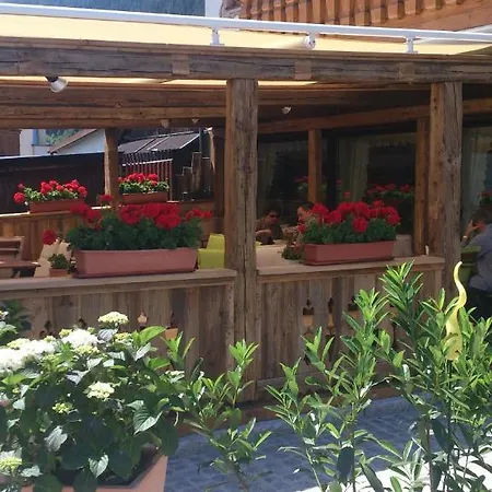 Kroesbacher アパートホテル