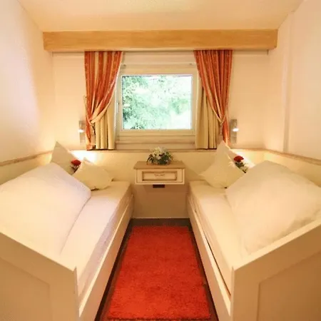 Kroesbacher アパートホテル