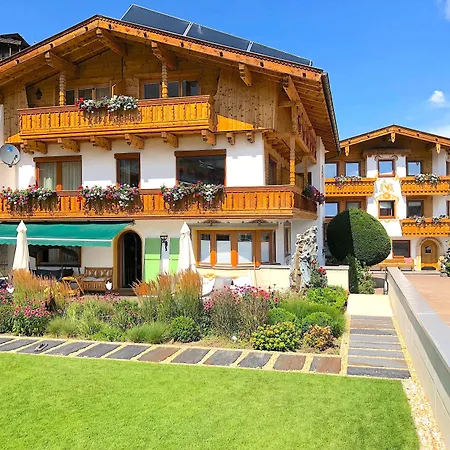 Aparthotel Kroesbacher 3*